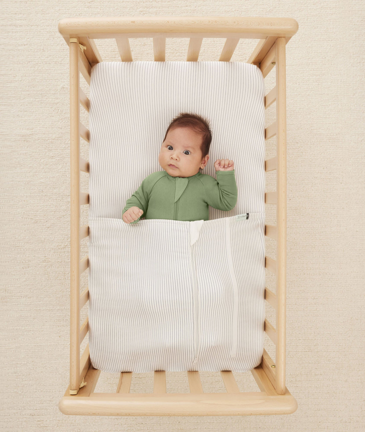 ergoPouch Organic Crib All Year/Winter HugMe Blanket | 1.0-2.5 Tog - Midnight Stripe