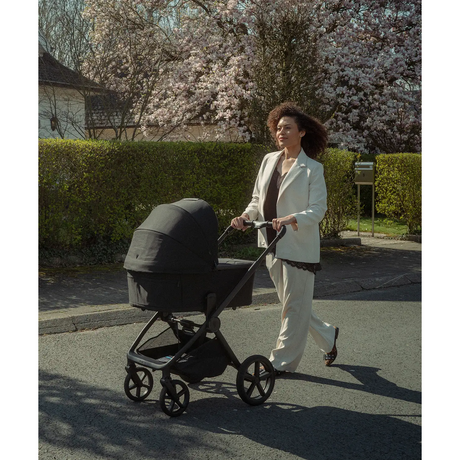 Venicci Upline 3 Travel System with Cybex Cloud T Sepia Black + Base T ISOFIX Base - Onyx 5