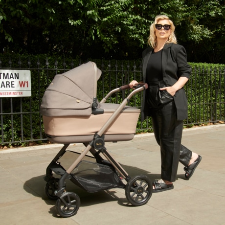 Top pushchairs to use from birth Image